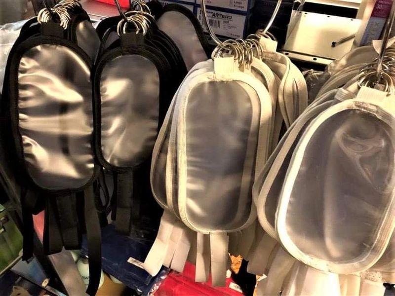 Nummerlappholder med borrelås sort